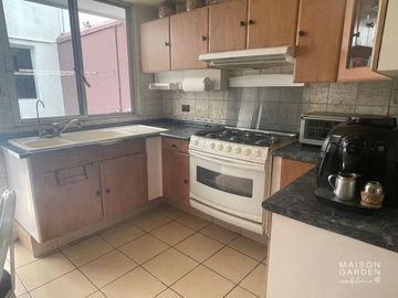 Casa en Venta en El Mirador ideal para oficinas o consultorios