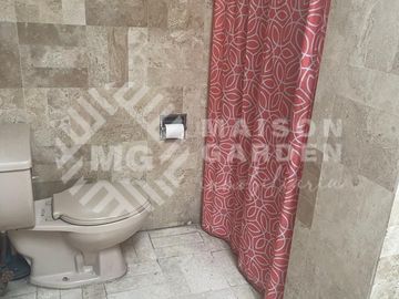 Casa en Venta en El Mirador ideal para oficinas o consultorios
