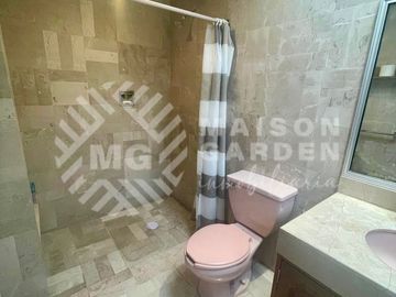 Casa en Venta en El Mirador ideal para oficinas o consultorios