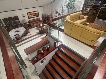 Casa en Venta en El Mirador ideal para oficinas o consultorios