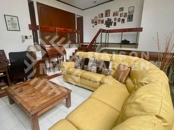 Casa en Venta en El Mirador ideal para oficinas o consultorios