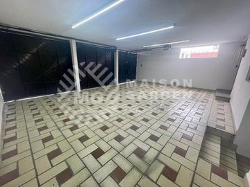 Casa en Venta en El Mirador ideal para oficinas o consultorios