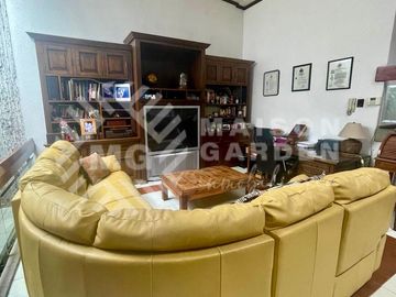 Casa en Venta en El Mirador ideal para oficinas o consultorios