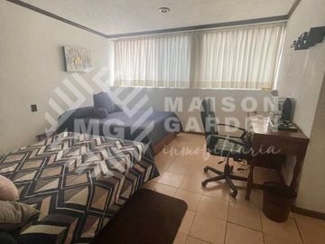 Casa en Venta en El Mirador ideal para oficinas o consultorios