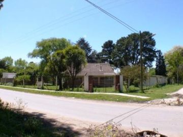 Quinta de 7500m2 con casas, galpones, y stud para caballos