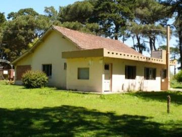 Quinta de 7500m2 con casas, galpones, y stud para caballos