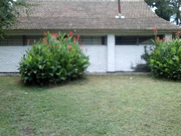 Quinta de 7500m2 con casas, galpones, y stud para caballos