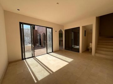 CASA EN VENTA UBICADA EN TEMOZÓN NORTE, MERIDA.