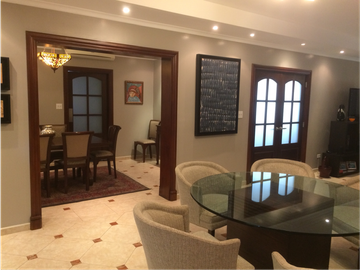 VENDO CASA UNIFAMILIAR EN PALMERAS DEL ESTE 529mt