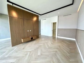 PENTHOUSE EN OCEAN REEF ISLAND PH WATERFRONT CON LINEA BLANCA