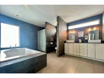 VENTA DE CASA EN OBARRIO