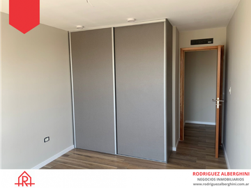 Departamento en venta (Calle 14 e/ 15 y Av. Del Valle)