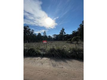 terreno sobre calle 187 y 68 de 500m2