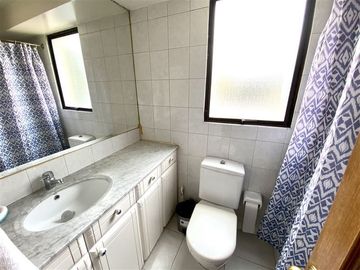 Casa en Venta en San Carlos de Apoquindo / Camino El Alba / Para remodelar