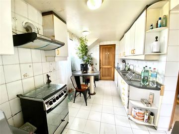 Casa en Venta en San Carlos de Apoquindo / Camino El Alba / Para remodelar