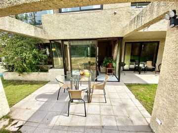 Casa en Venta en San Carlos de Apoquindo / Camino El Alba / Para remodelar