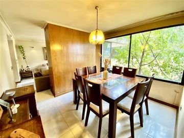 Casa en Venta en San Carlos de Apoquindo / Camino El Alba / Para remodelar