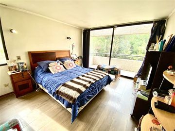 Casa en Venta en San Carlos de Apoquindo / Camino El Alba / Para remodelar
