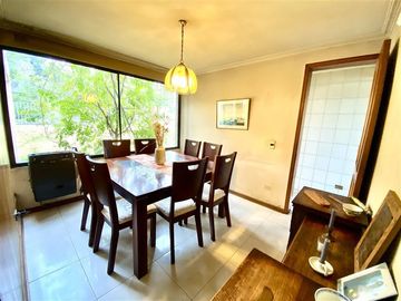 Casa en Venta en San Carlos de Apoquindo / Camino El Alba / Para remodelar