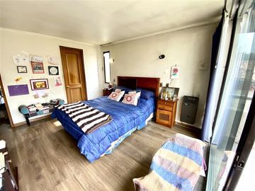 Casa en Venta en San Carlos de Apoquindo / Camino El Alba / Para remodelar