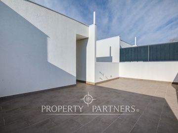 Amplio townhouse en excelente ubicación 4D 3B 2E