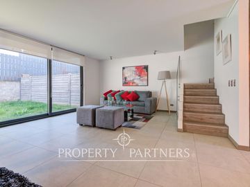 Amplio townhouse en excelente ubicación 4D 3B 2E