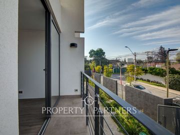 Amplio townhouse en excelente ubicación 4D 3B 2E
