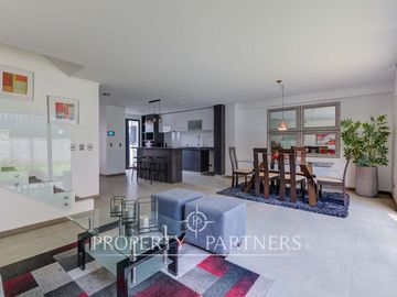 Amplio townhouse en excelente ubicación 4D 3B 2E