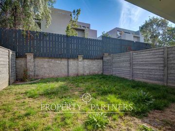 Amplio townhouse en excelente ubicación 4D 3B 2E