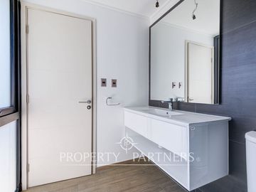 Amplio townhouse en excelente ubicación 4D 3B 2E