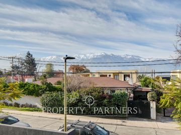 Amplio townhouse en excelente ubicación 4D 3B 2E