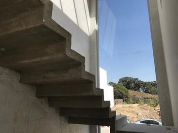 Casa en venta (Obra blanca-gris) - el Mirador Bosque Real