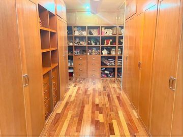 Exclusiva Residencia de Lujo en Satélite, con Área de Juegos, Terraza, Sala de Doble Altura y Más