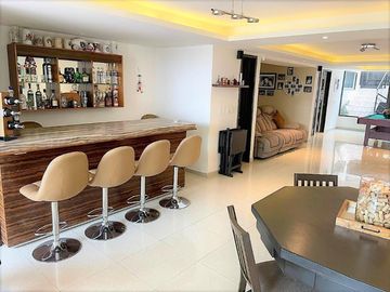Exclusiva Residencia de Lujo en Satélite, con Área de Juegos, Terraza, Sala de Doble Altura y Más