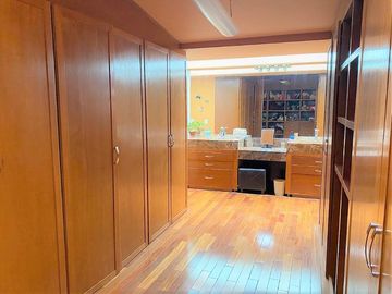 Exclusiva Residencia de Lujo en Satélite, con Área de Juegos, Terraza, Sala de Doble Altura y Más