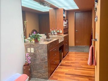 Exclusiva Residencia de Lujo en Satélite, con Área de Juegos, Terraza, Sala de Doble Altura y Más