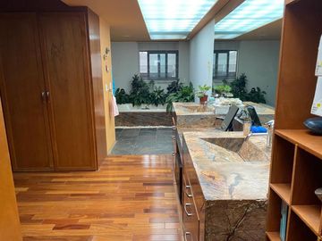 Exclusiva Residencia de Lujo en Satélite, con Área de Juegos, Terraza, Sala de Doble Altura y Más