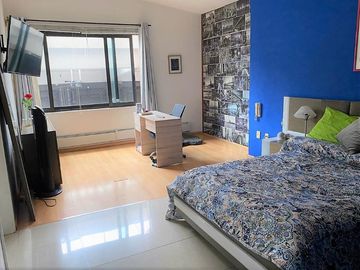 Exclusiva Residencia de Lujo en Satélite, con Área de Juegos, Terraza, Sala de Doble Altura y Más