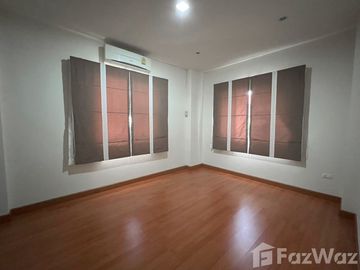 3 Bedroom House for sale at Baan Rungaroon 3