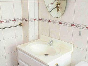 DUPLEX CON PEQUEÑO PATIO