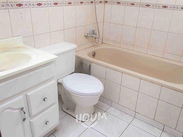 DUPLEX CON PEQUEÑO PATIO