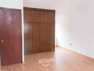 DUPLEX CON PEQUEÑO PATIO