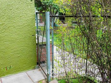 DUPLEX CON PEQUEÑO PATIO