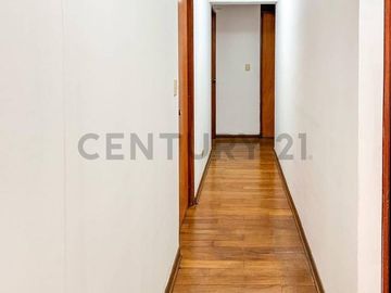 Departamento en venta en primer piso en Magdalena límite con San Isidro