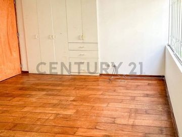 Departamento en venta en primer piso en Magdalena límite con San Isidro