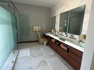 Venta de Casa en Hacienda Agua Caliente