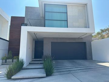 Venta de Casa en Hacienda Agua Caliente