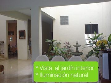 Casa de 5 Recámaras Super Amplia con 2 Albercas al Oriente de Mérida
