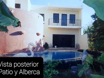 Casa de 5 Recámaras Super Amplia con 2 Albercas al Oriente de Mérida