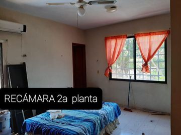 Casa de 5 Recámaras Super Amplia con 2 Albercas al Oriente de Mérida